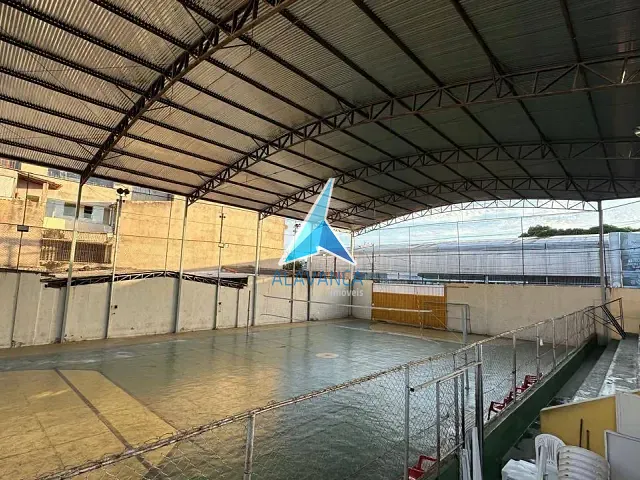 Galpão / Barracão com 990m², para alugar, no bairro Lourdes em Governador Valadares