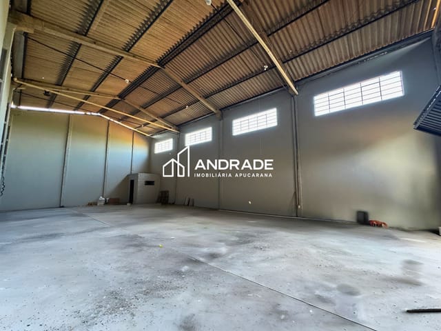 Galpão / Barracão com 364m², para alugar, no bairro Núcleo Habitacional Adriano Correia em Apucarana