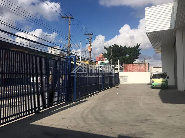 Galpão / Barracão com 2719m², para alugar, no bairro Penha de França em São Paulo