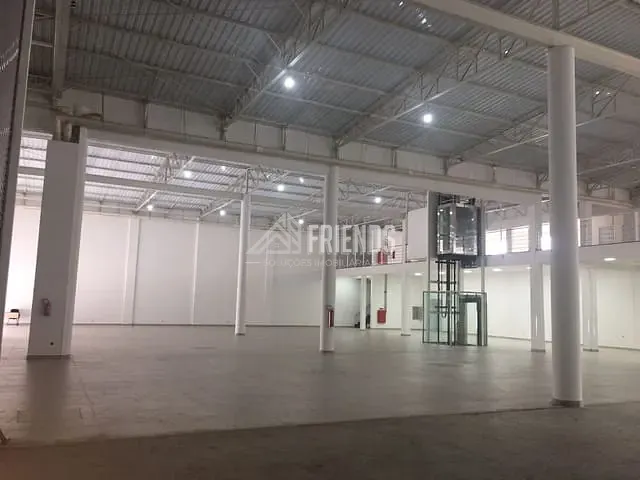 Galpão / Barracão com 2719m², para alugar, no bairro Penha de França em São Paulo