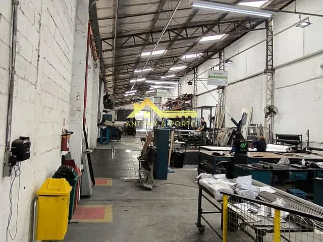 Galpão / Barracão com 500m², à venda, no bairro Vila São João em Guarulhos