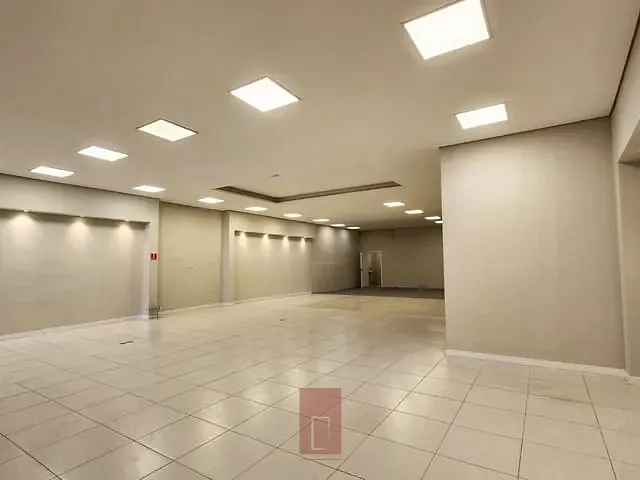 Galpão / Barracão com 360m², para alugar, no bairro Cambuci em São Paulo