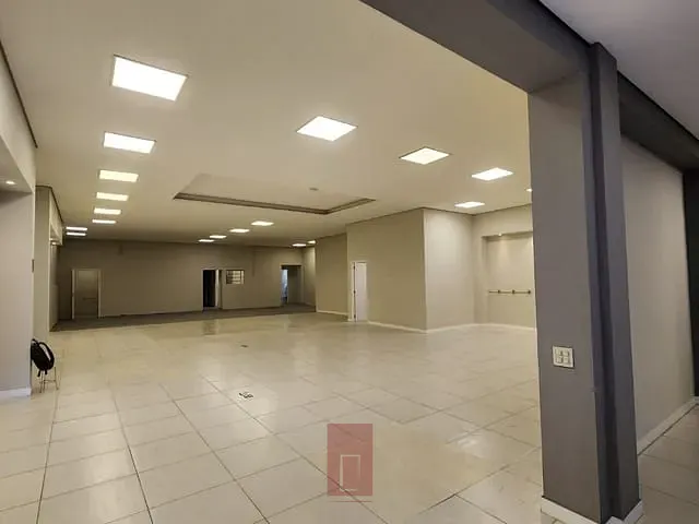 Galpão / Barracão com 360m², para alugar, no bairro Cambuci em São Paulo