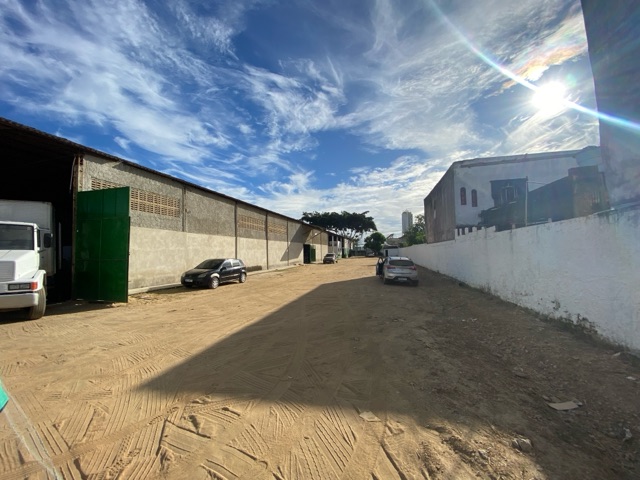 Galpão / Barracão com 3000m², à venda, no bairro Parque Turf Club em Campos dos Goytacazes