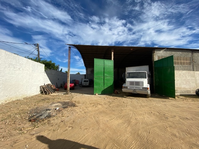 Galpão / Barracão com 3000m², à venda, no bairro Parque Turf Club em Campos dos Goytacazes