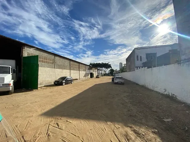 Galpão / Barracão com 3000m², à venda, no bairro Parque Turf Club em Campos dos Goytacazes