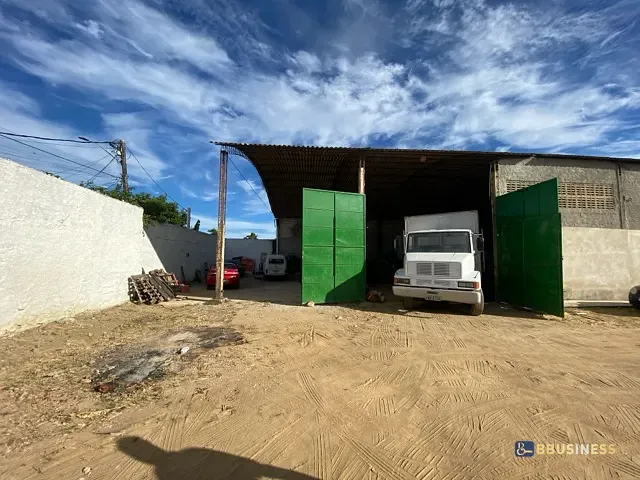 Galpão / Barracão com 3000m², à venda, no bairro Parque Turf Club em Campos dos Goytacazes