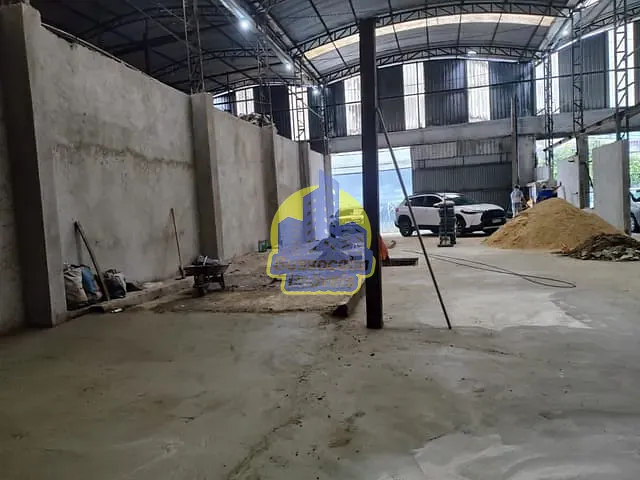 Galpão / Barracão com 570m², para alugar, no bairro Jardim Roberto em Osasco