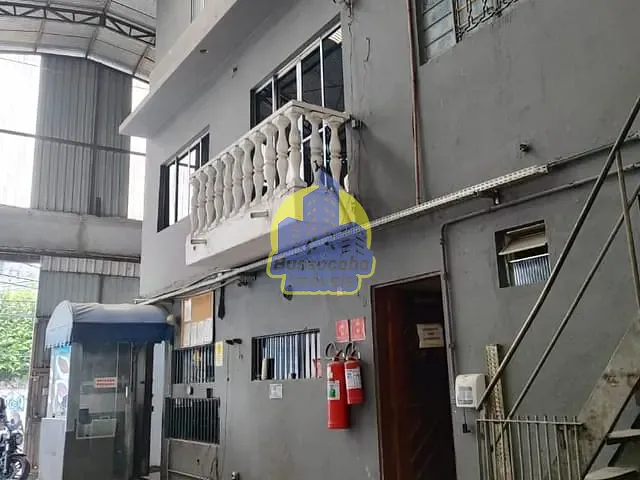 Galpão / Barracão com 570m², para alugar, no bairro Jardim Roberto em Osasco