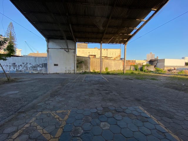 Galpão / Barracão com 580m², para alugar, no bairro Centro em Itajaí