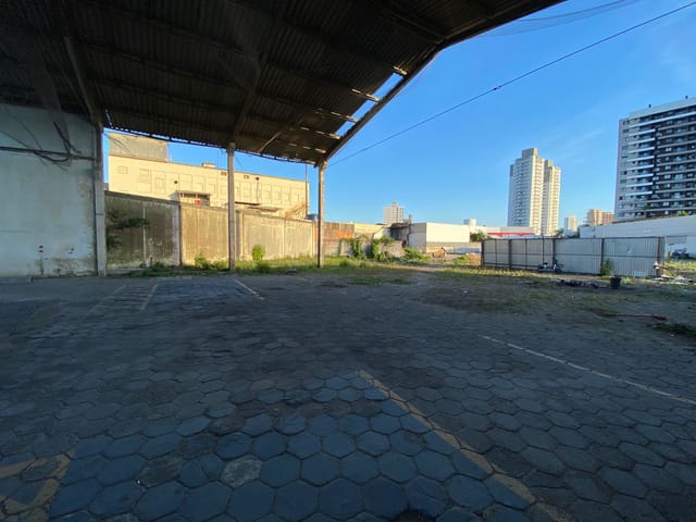 Galpão / Barracão com 580m², para alugar, no bairro Centro em Itajaí