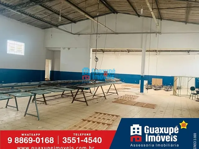 Galpão / Barracão com 1073m², à venda, no bairro Centro em GUARANÉSIA