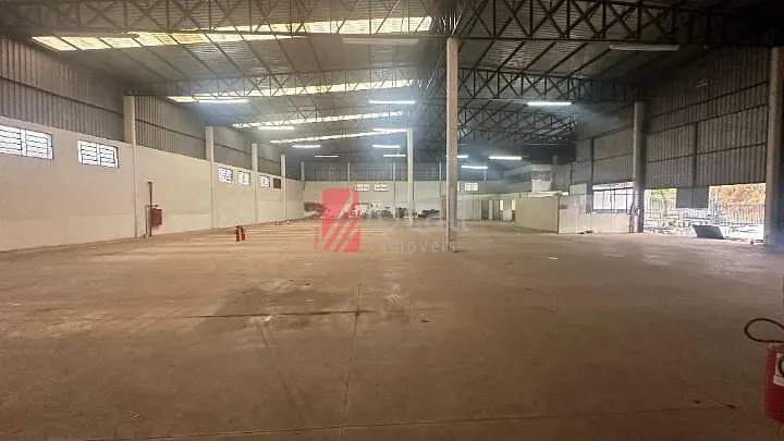 Galpão / Depósito / Armazém  para aluguel, 1500m² — foto 1 de 25