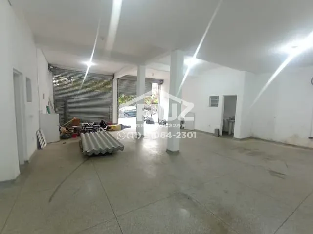 Galpão / Barracão com 111m², para alugar, no bairro Serpa em Caieiras
