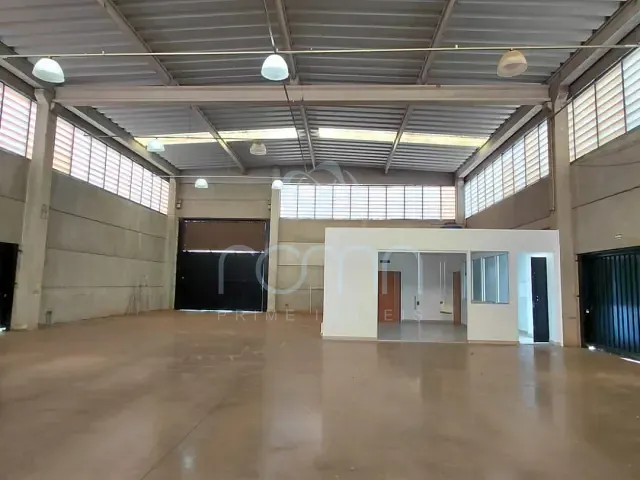 Galpão / Barracão com 1020m², para alugar, no bairro Jardim Maracanã em São José do Rio Preto
