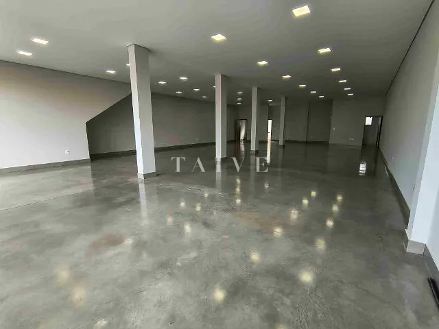 Galpão / Barracão com 380m², para alugar, no bairro Lago Igapó em Londrina