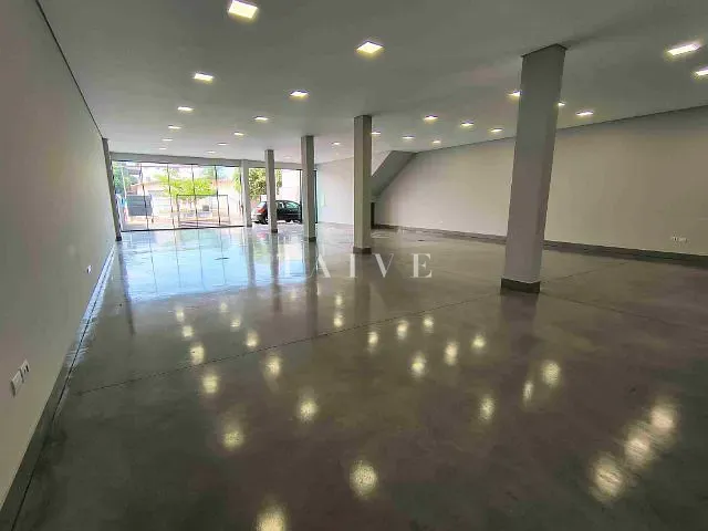 Galpão / Barracão com 380m², para alugar, no bairro Lago Igapó em Londrina