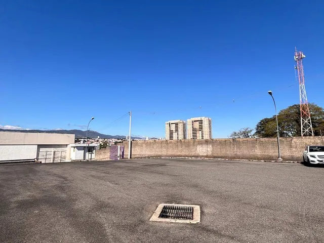 Galpão / Barracão com 6500m², para alugar, no bairro Bairro da Ponte em Atibaia