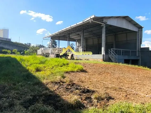 Galpão / Barracão com 2500m², à venda, no bairro Rio Abaixo em Itaquaquecetuba