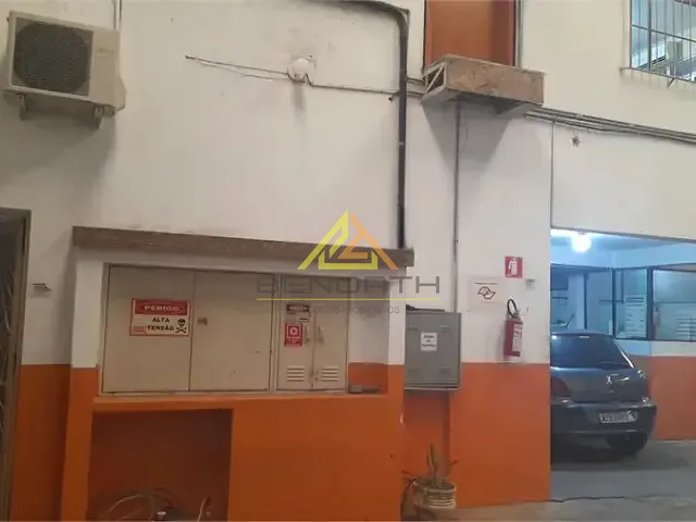 Galpão / Barracão com 888m² 6 quartos e 8 banheiros, à venda, no bairro Vila Maria em São Paulo
