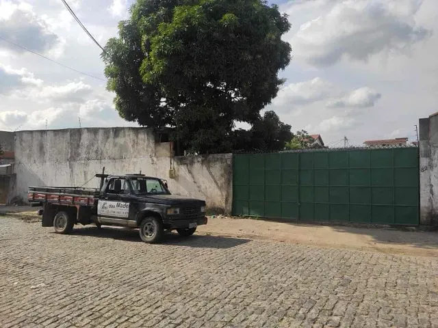 Galpão / Barracão com 113752m², à venda, no bairro Parque Jóquei Club em Campos dos Goytacazes