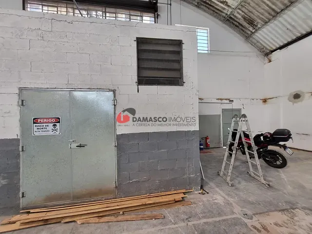 Galpão / Barracão com 1800m², para alugar, no bairro Santa Maria em São Caetano do Sul