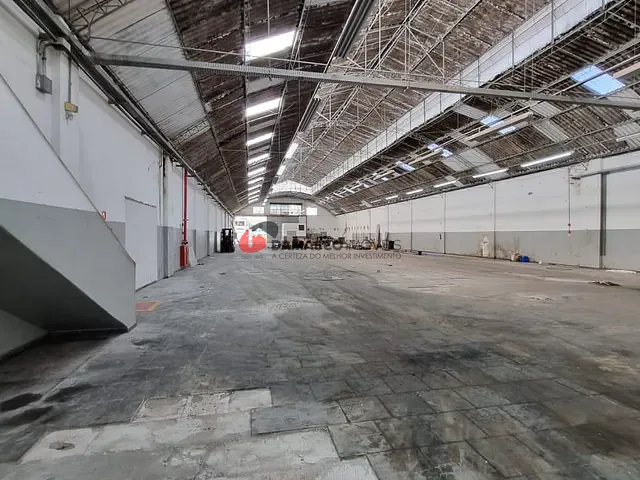 Galpão / Barracão com 1800m², para alugar, no bairro Santa Maria em São Caetano do Sul