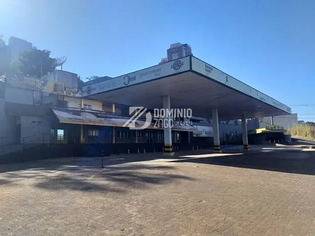 Galpão / Barracão com 1725m², para alugar, no bairro Mercês em Uberaba