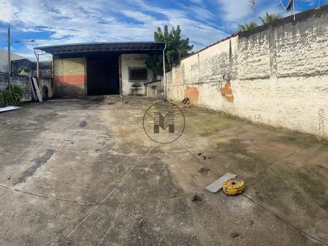 Galpão / Barracão com 350m², para alugar, no bairro Vila Comendador Rodrigues Alves em Guaratinguetá