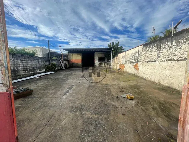Galpão / Barracão com 350m², para alugar, no bairro Vila Comendador Rodrigues Alves em Guaratinguetá