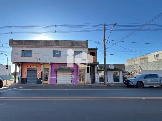 Galpão / Barracão com 600m², à venda, no bairro Centro em Rolândia