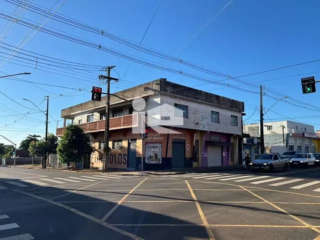 Galpão / Barracão com 600m², à venda, no bairro Centro em Rolândia