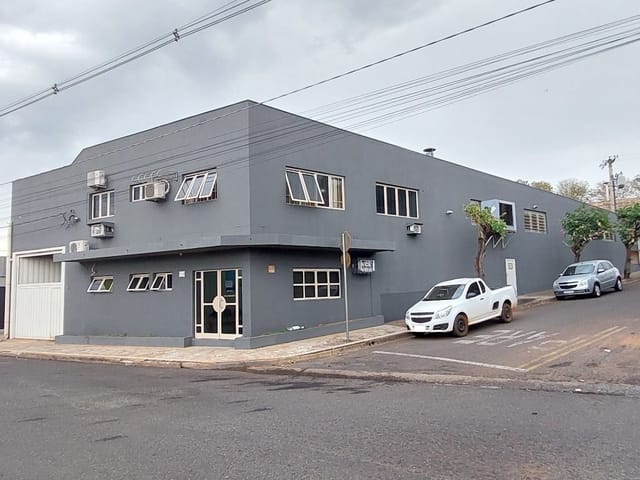 Galpão / Barracão com 542m², à venda, no bairro Parque Residencial Nelson Calixto em Birigüi