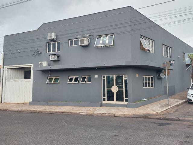 Galpão / Barracão com 542m², à venda, no bairro Parque Residencial Nelson Calixto em Birigüi