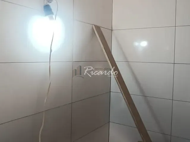 Galpão / Barracão com 487m², à venda, no bairro Jardim Vale das Perobas em Arapongas