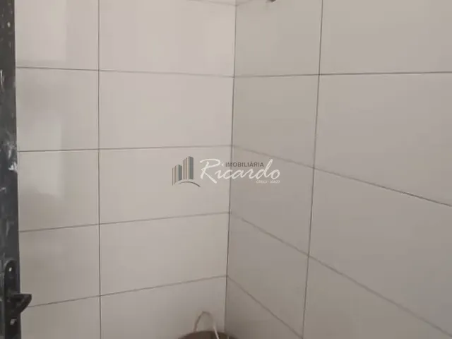 Galpão / Barracão com 487m², à venda, no bairro Jardim Vale das Perobas em Arapongas