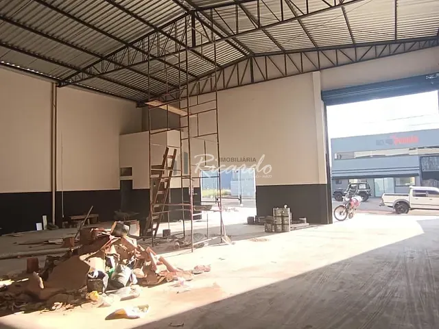 Galpão / Barracão com 487m², à venda, no bairro Jardim Vale das Perobas em Arapongas