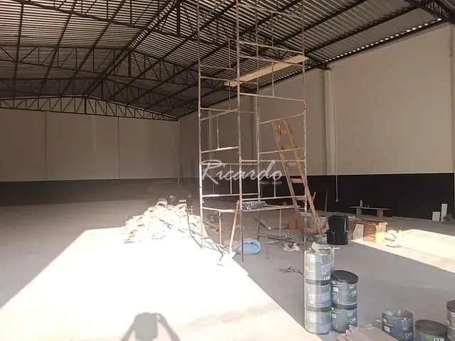 Galpão / Barracão com 487m², à venda, no bairro Jardim Vale das Perobas em Arapongas
