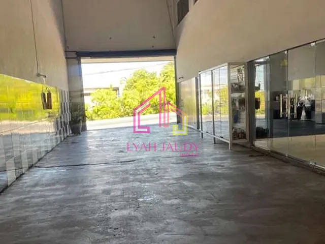 Galpão / Barracão com 1200m², para alugar, no bairro Bosque da Saúde II em Cuiabá