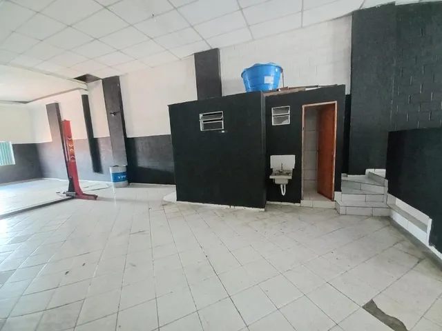 Foto do Galpão / Barracão - 🏢 Galpão 686m² com escritório, vestiário, 3 vagas e ótima localização à venda no Taboão/Diadema | Mix Nascimento