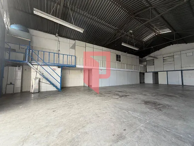 Galpão / Barracão com 290m², para alugar, no bairro Caiçaras em Belo Horizonte