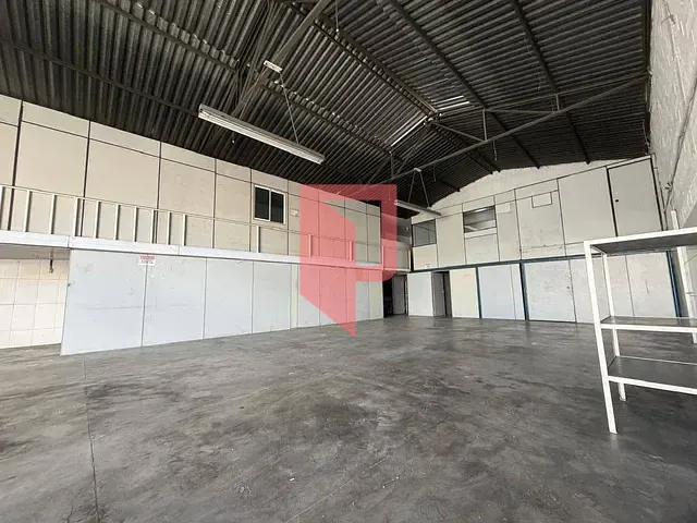 Galpão / Barracão com 290m², para alugar, no bairro Caiçaras em Belo Horizonte