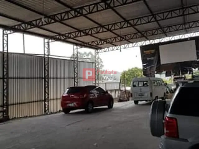 Galpão / Barracão à venda ou para alugar, no bairro Vila Congonhas em São Paulo