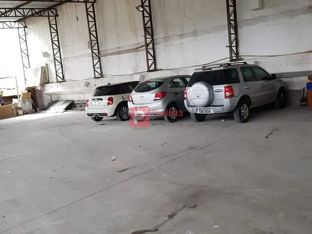 Galpão / Barracão à venda ou para alugar, no bairro Vila Congonhas em São Paulo