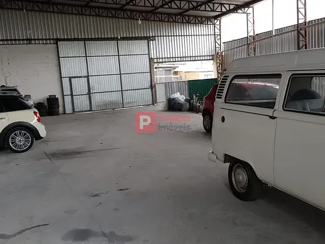 Galpão / Barracão à venda ou para alugar, no bairro Vila Congonhas em São Paulo