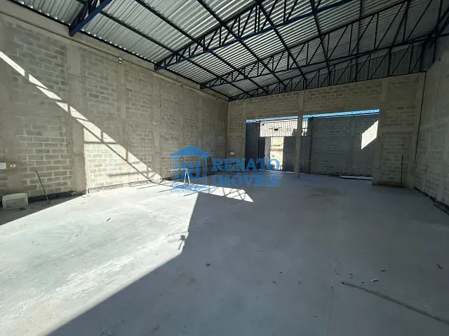 Galpão / Barracão com 600m², para alugar, no bairro Centro em Maricá