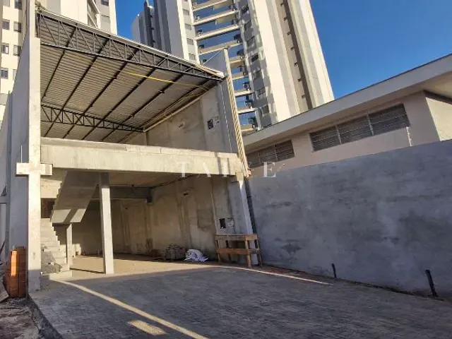 Loja com 222m², para alugar, no bairro Jardim Santo Antônio em Londrina