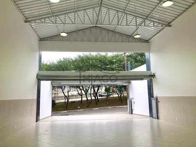 Galpão / Barracão com 332m², à venda, no bairro Parque Sevilha em São Paulo