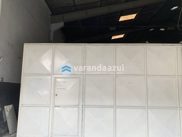 Galpão / Barracão com 1000m², para alugar, no bairro Vila Suissa em Mogi das Cruzes