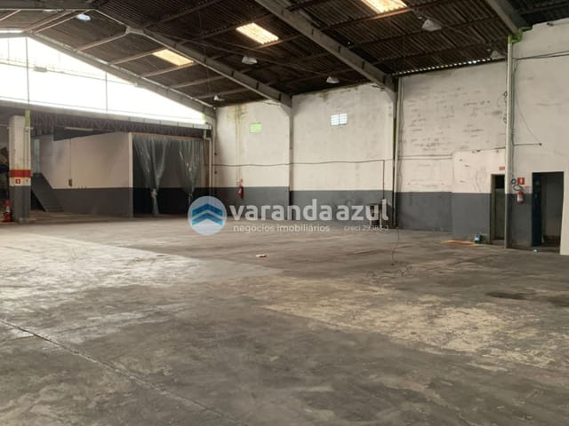 Galpão / Barracão com 1000m², para alugar, no bairro Vila Suissa em Mogi das Cruzes